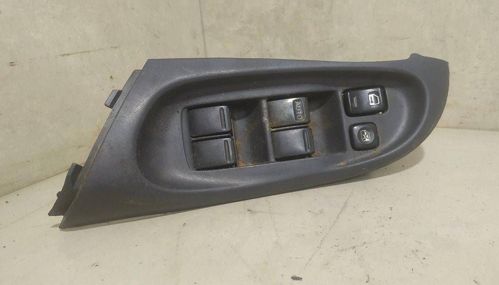 кнопка стеклоподъемника двери передней левой Nissan Almera N15 1997 - фото №1