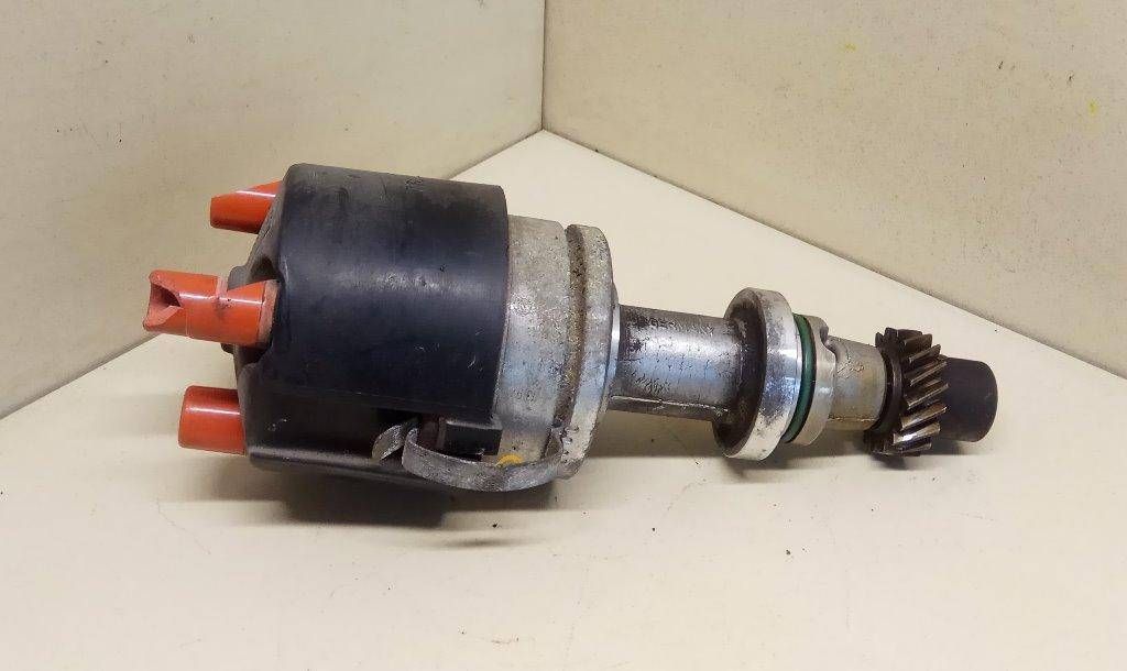 распределитель зажигания (трамблёр) Volkswagen Passat B2 1987, 1.8 л., бензин, 1230591040 - фото №1