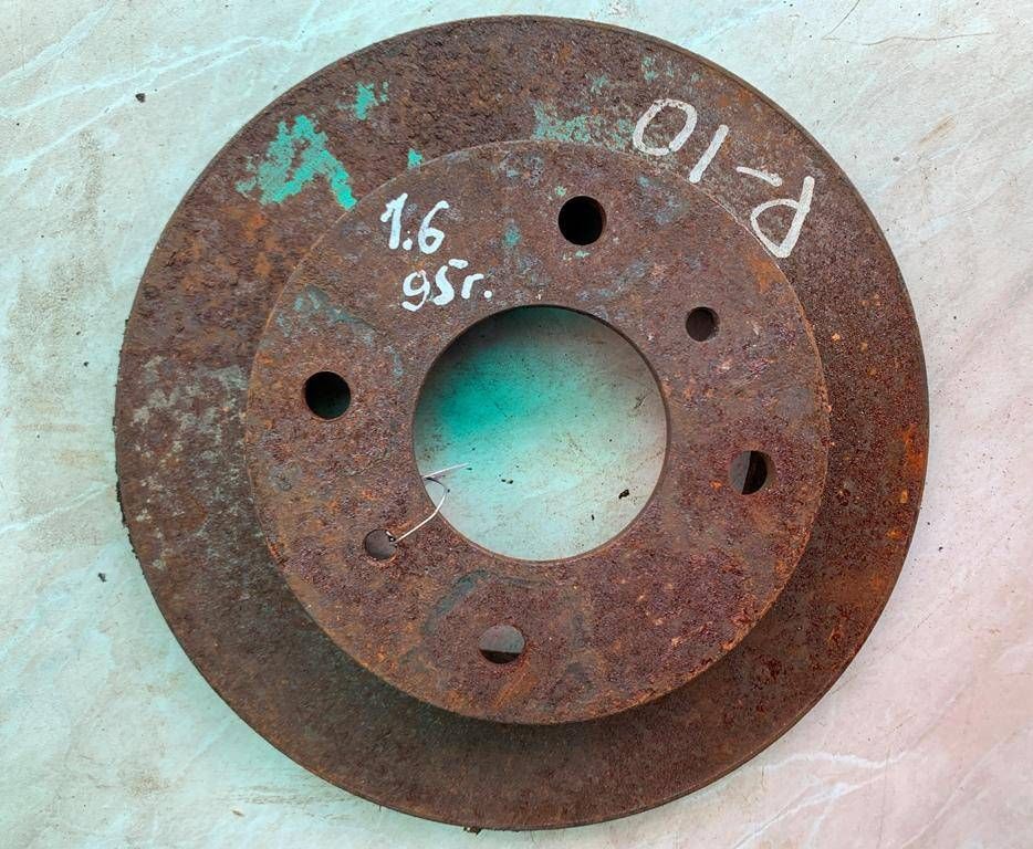 диск тормозной передний Nissan Primera P10 1995, 1.6 л., i, бензин, 4020693J01 - фото №1