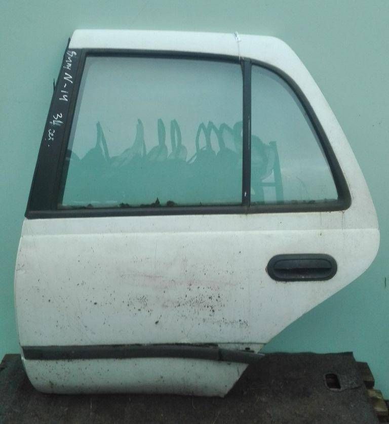ручка внутренняя задняя левая Nissan Sunny N14 1991, 2.0 л., CD20, дизель, МКПП, белый, седан, передний привод, 8067150Y03 - фото №1