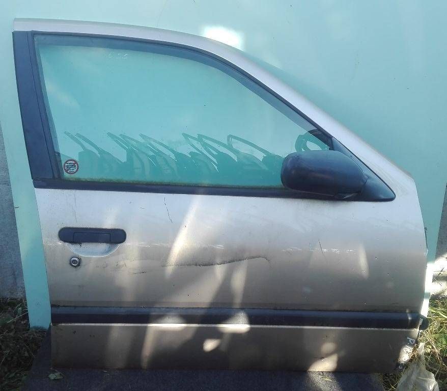 стеклоподъемник электрический передний правый Nissan Primera P10 1995, серый - фото №1