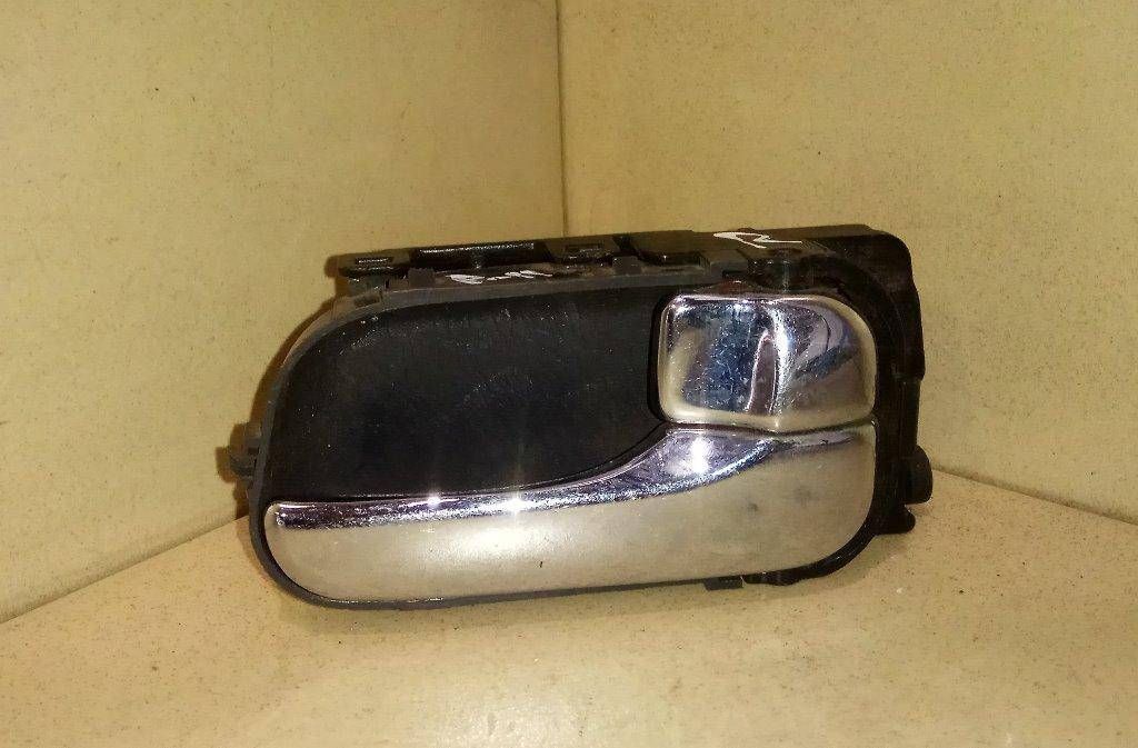 ручка внутренняя Nissan Primera P11 2000 - фото №1