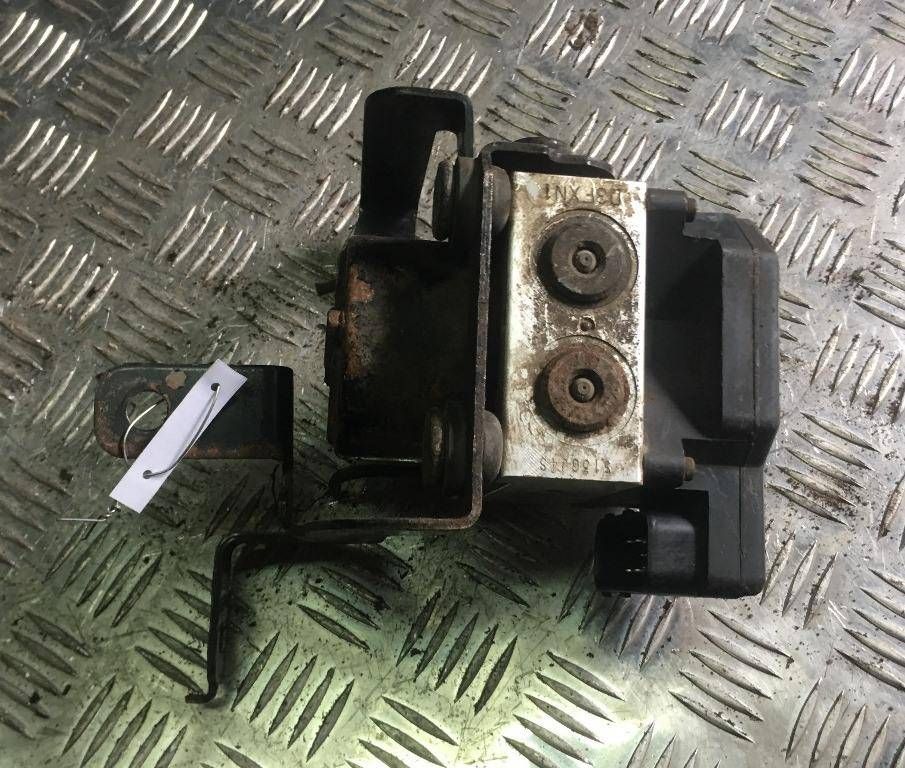 блок ABS Kia Magentis 1 поколение 2001, 2.0 л., i, бензин, 58910-25402, MANDO - фото №1