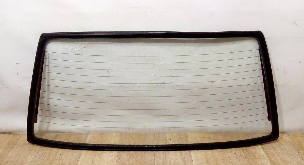 стекло заднее Toyota Starlet 3 поколение P70 1988, 1.3 л., karb., бензин, МКПП, красный, хетчбэк 3 дв., передний привод, 6810510150, 6810510170 - фото №1