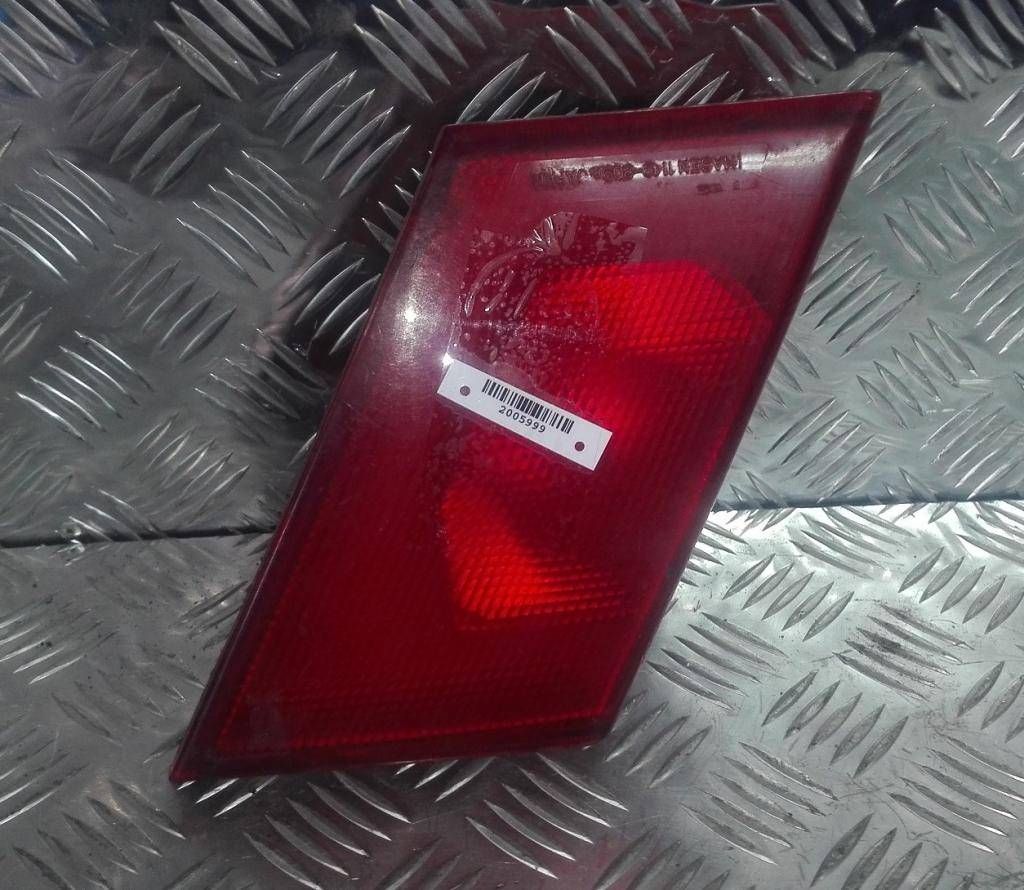 фонарь крышки багажника правый Mitsubishi Lancer 6 поколение 1999, седан, 1149-209 - фото №1