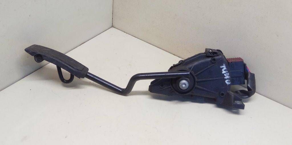 педаль Nissan Almera Tino V10 2002, 1.8 л., i, бензин, 18002BU401 - фото №1
