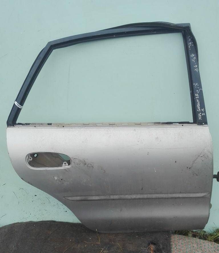 дверь задняя правая Mitsubishi Galant 7 поколение 1995, серый, хетчбэк 5 дв., POKRASKA, KUZOVNOI, REMONT, LYUBOI, SLOZHNOSTI. - фото №1