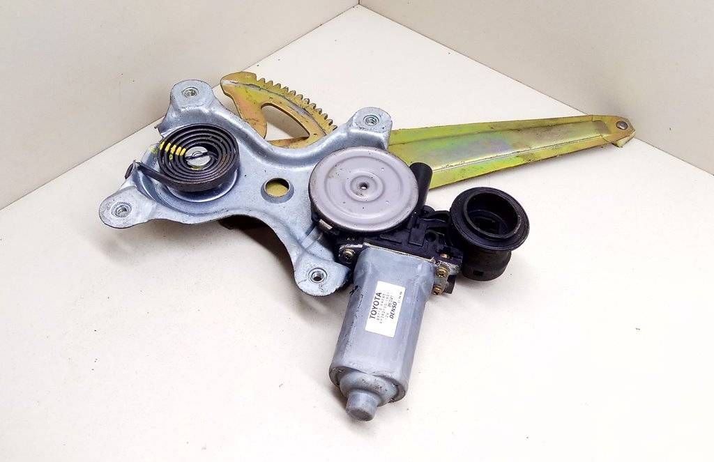 стеклоподъемник электрический задний левый Toyota Camry 6 поколение XV30 2003, бордовый, 85710-AA050, AY262100-1501, DENSO - фото №1