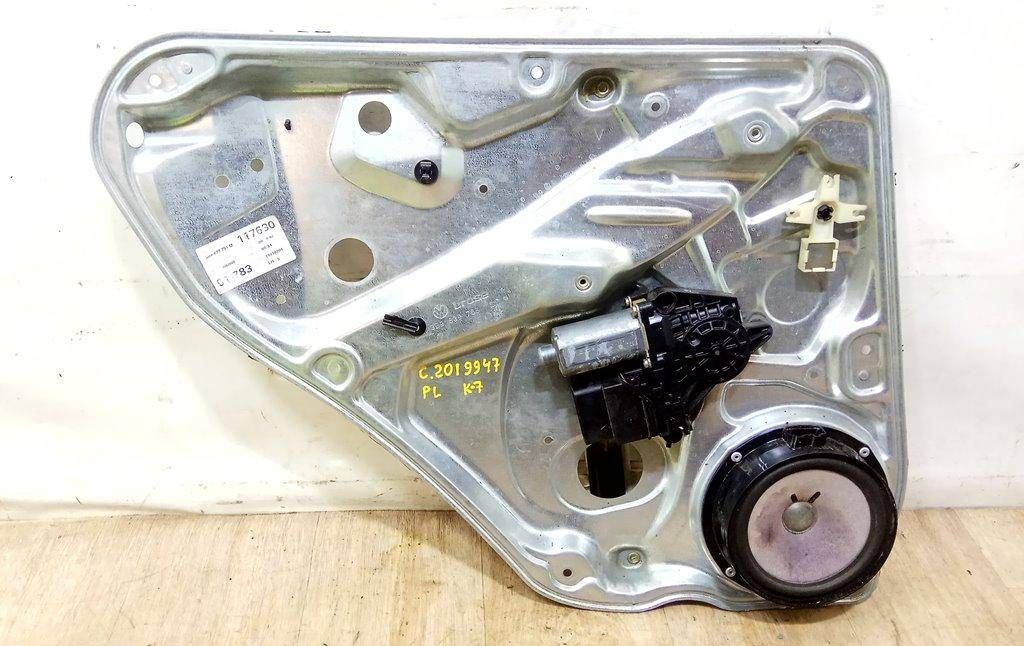 стеклоподъемник электрический задний левый Volkswagen Passat B5 1997, 1.8 л., AEB, бензин, МКПП, синий, универсал, передний привод, 3B9839751M - фото №1