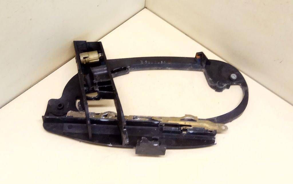 ручка наружная задняя правая BMW 7 серия E65/E66/E67 E65 2003, 4.4 л., i, M62 B44 (448S1), бензин, АКПП, черный, седан, задний привод, 51217191572 - фото №1