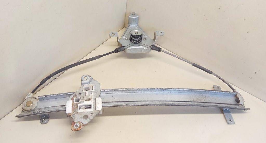 стеклоподъемник передний правый Nissan Almera N15 1998, 1.6 л., i, GA16DE, бензин, МКПП, серебристый, хетчбэк 5 дв., передний привод, 807200M008, 807200M009, 807200M016 - фото №1