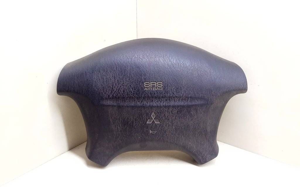 подушка безопасности водителя Mitsubishi Carisma 1 поколение 1996 - фото №1