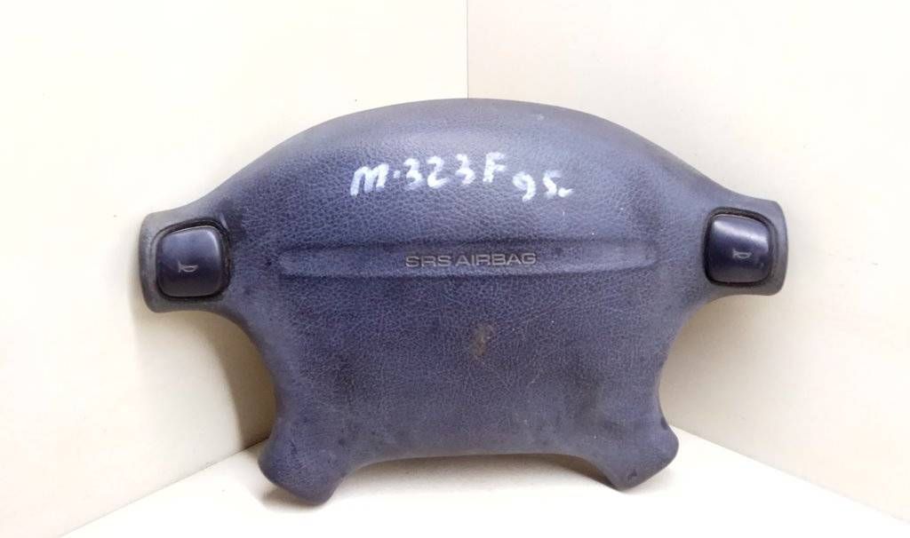подушка безопасности водителя Mazda 323F BA 1995 - фото №1