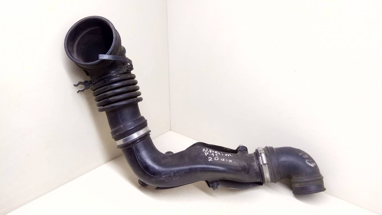 патрубок воздушного фильтра Nissan Primera P11 1999, 2.0 л., дизель, 165782F600, 165782F605 - фото №1