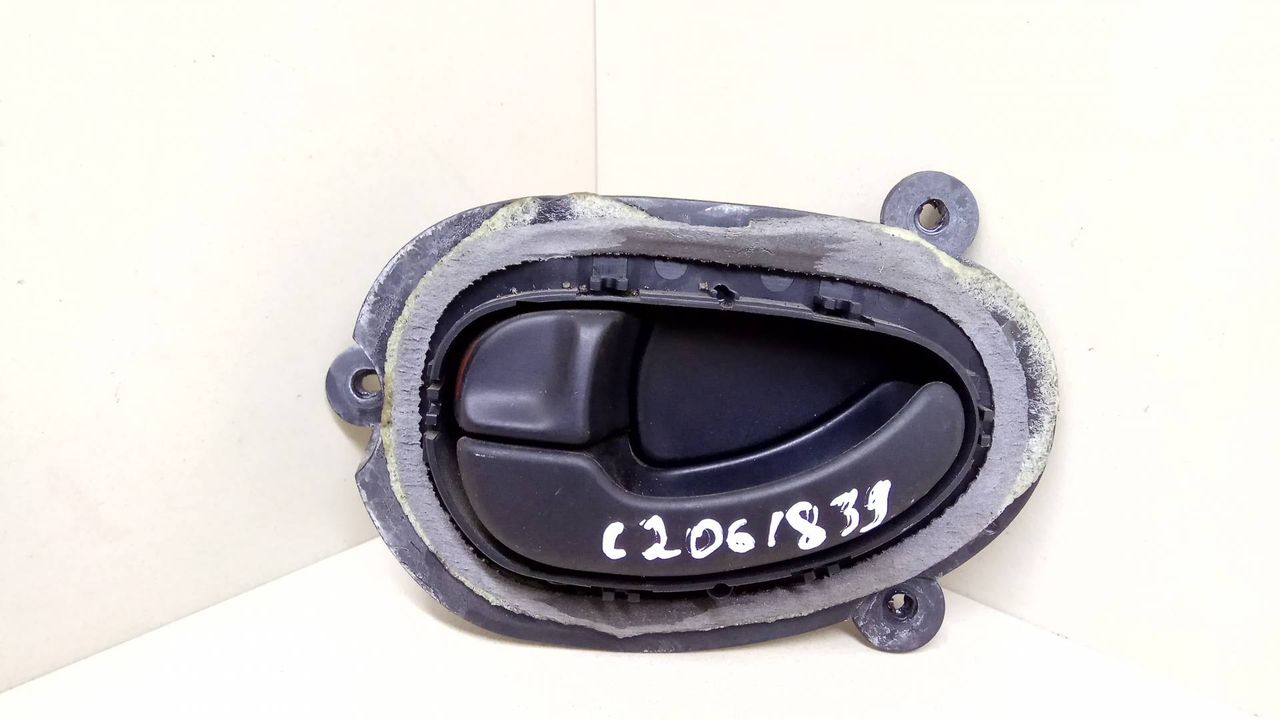 ручка внутренняя задняя левая Peugeot 406 1 поколение 1996, 2.1 л., TD, P8C (XUD11BTE), дизель, 5МКПП, зелёный, седан, передний привод, 9616307577 - фото №1