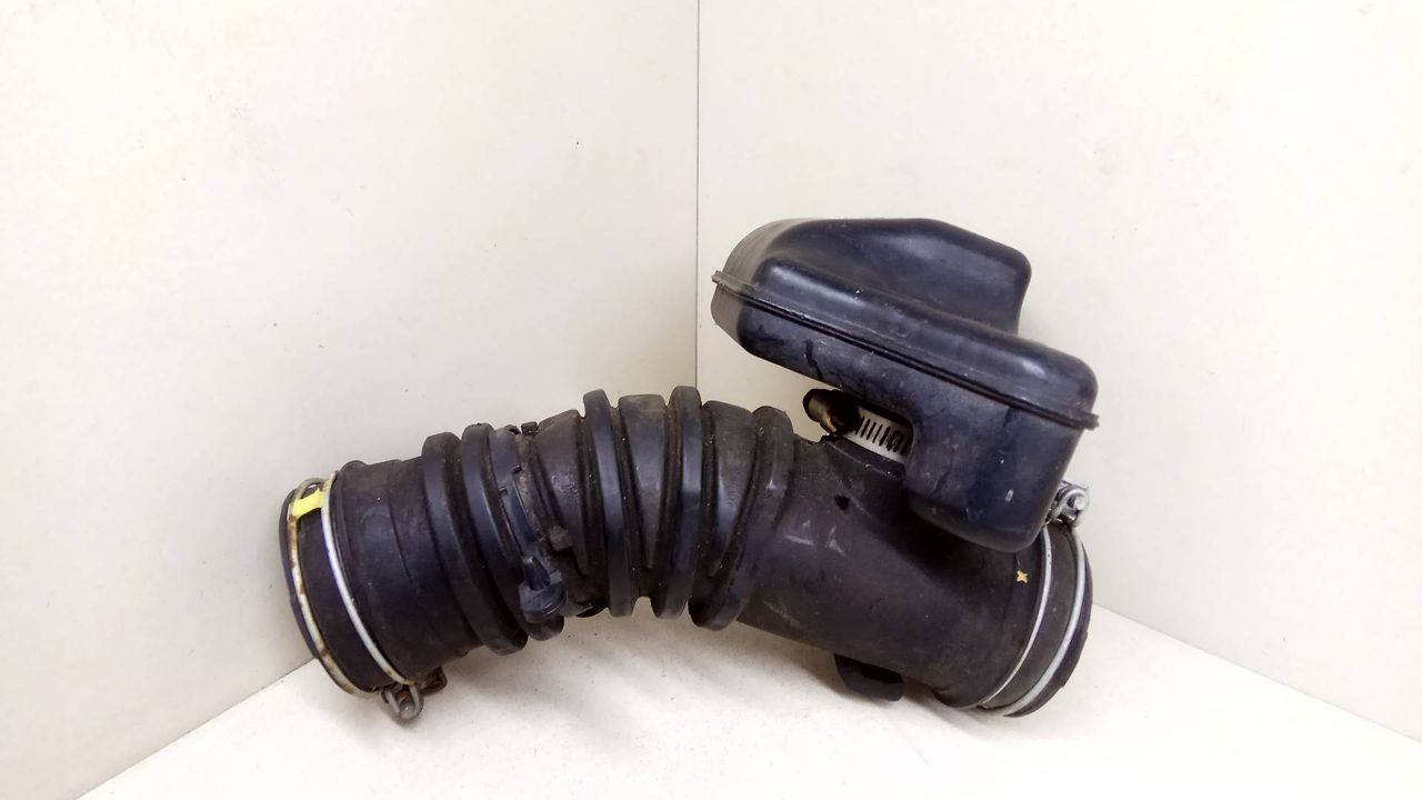 патрубок воздушного фильтра Toyota Carina E 1 поколение T190 1995, 1.6 л., бензин, 17894-16030 - фото №1