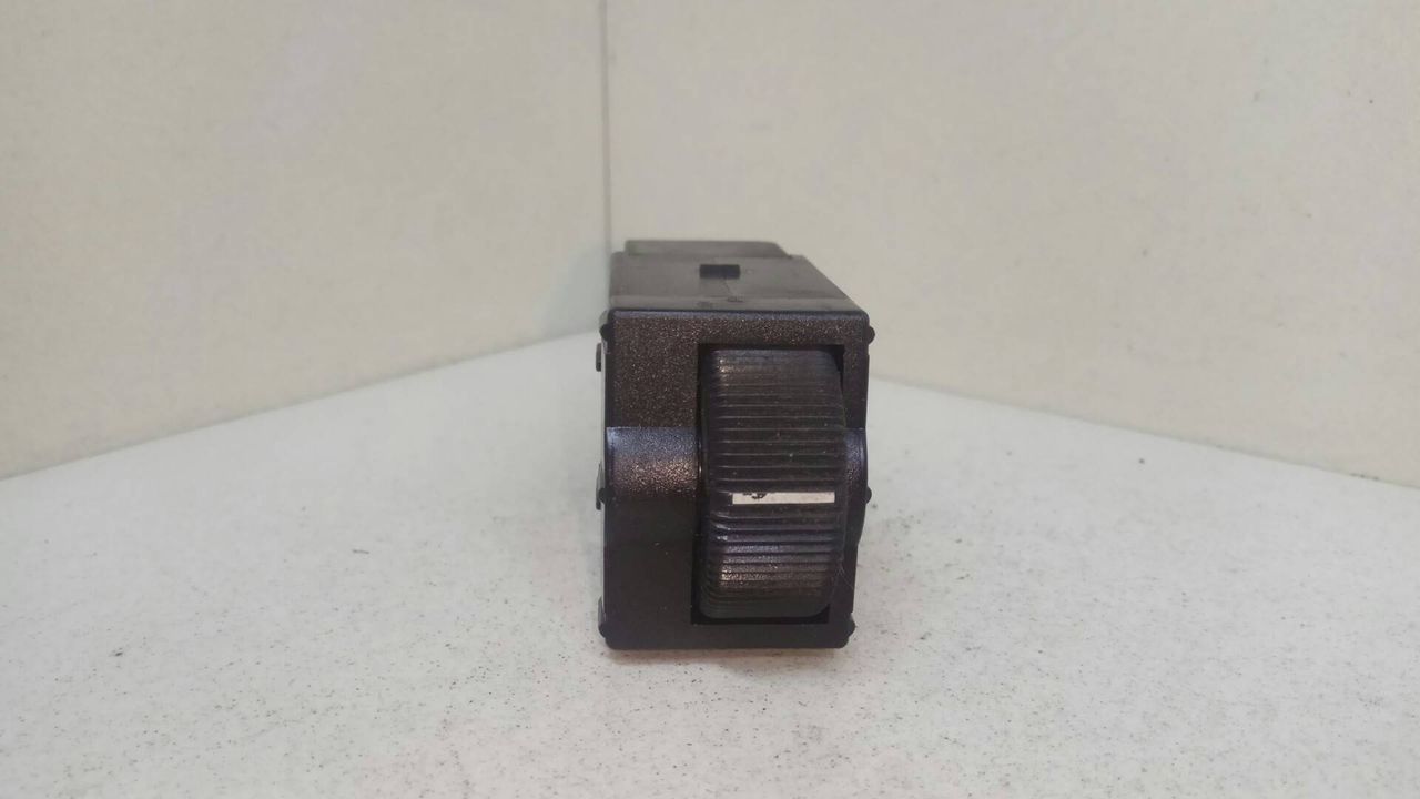 кнопка корректора фар Mitsubishi Space Star 1 поколение 1999, LK04001000 - фото №1