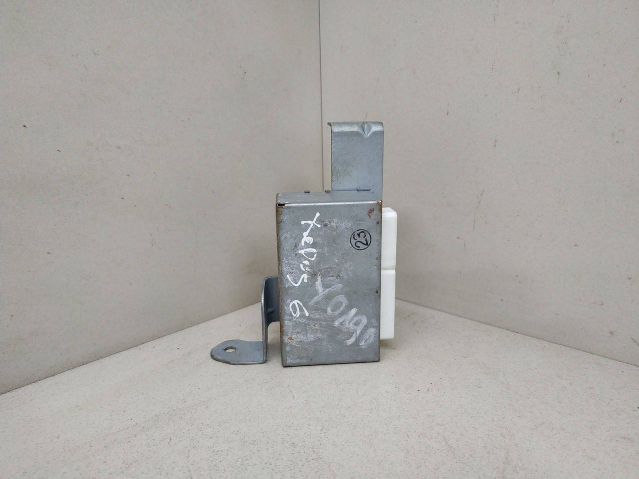 Блок управления ABS/ESP Mazda Xedos 6 1 поколение 1995, 2.0 л., бензин, M05067650A, NALDEC, 2052356 - фото №1
