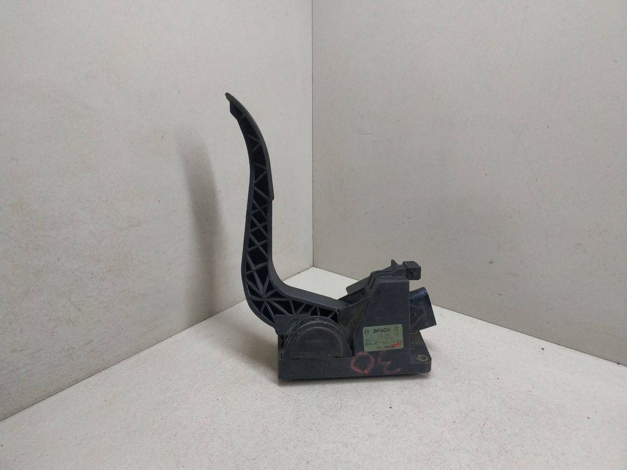 педаль Mercedes-Benz Vito W638 2000, BOSCH, 0281002335, 9013000404 - фото №1