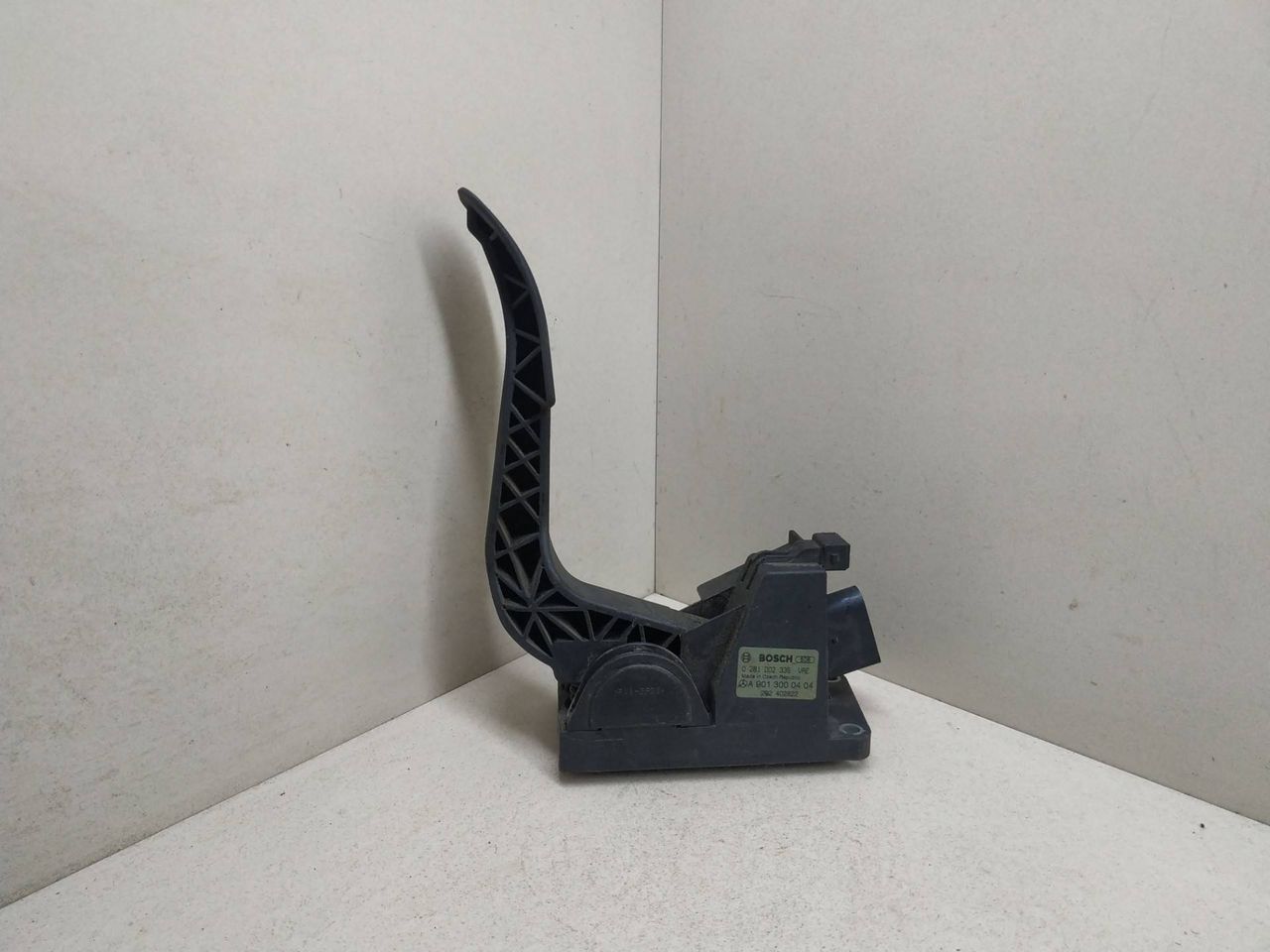 педаль Mercedes-Benz Vito W638 2000, BOSCH, 0281002335, 9013000404 - фото №1