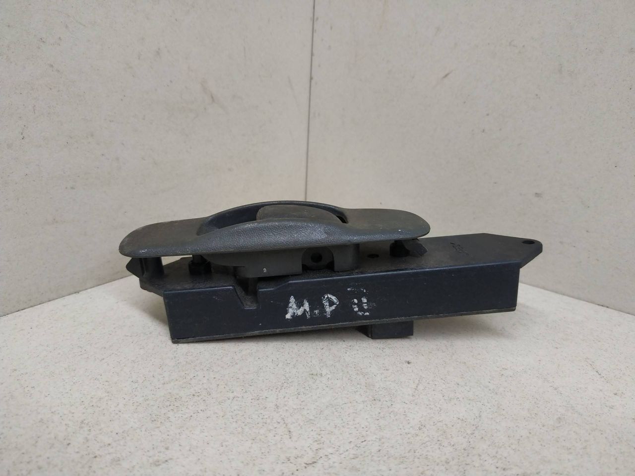 кнопка стеклоподъемника двери Mazda MPV LW 2001 - фото №1