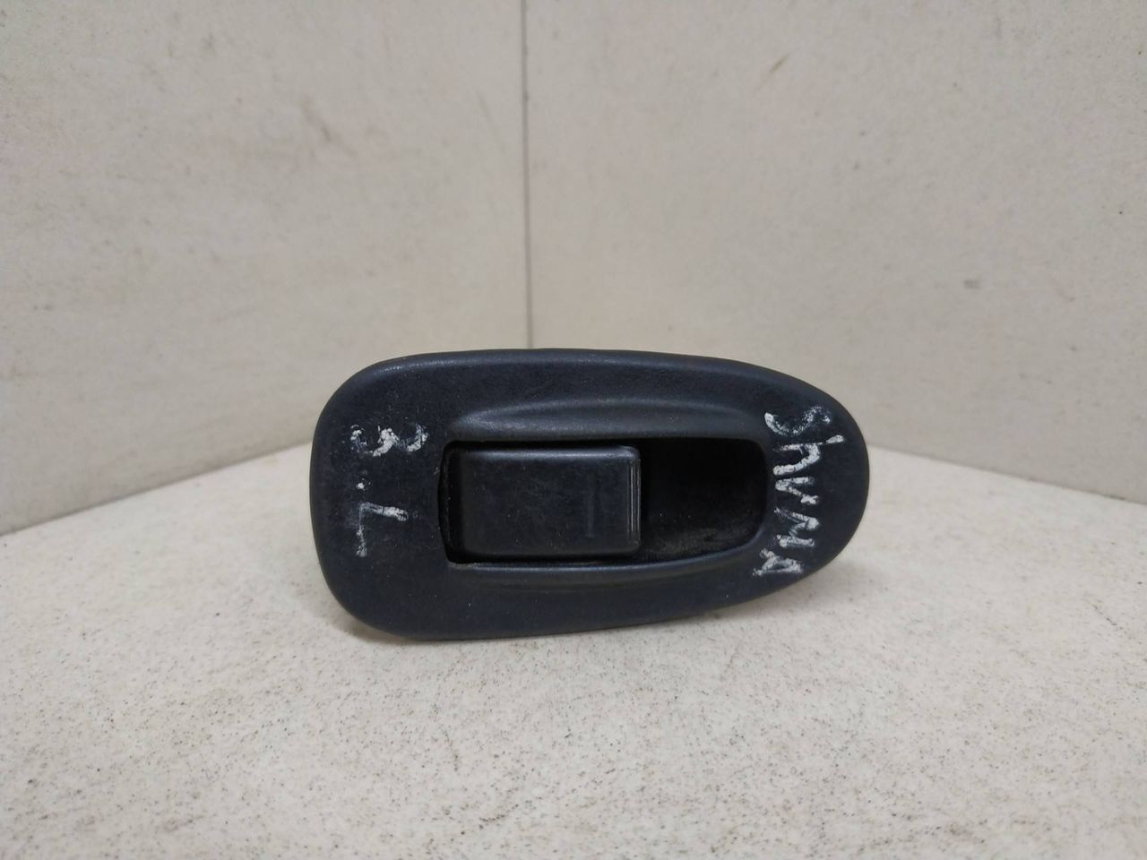 кнопка стеклоподъемника двери Kia Shuma 1 поколение 1998, 473510-1000