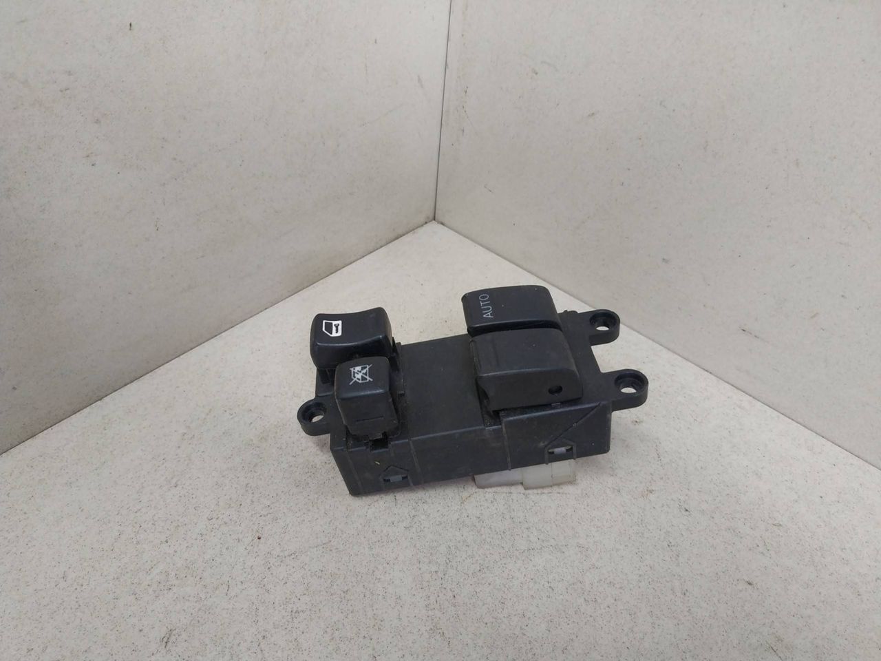 кнопка стеклоподъемника двери передней левой Nissan Almera N16 2002, 254015M510 - фото №1