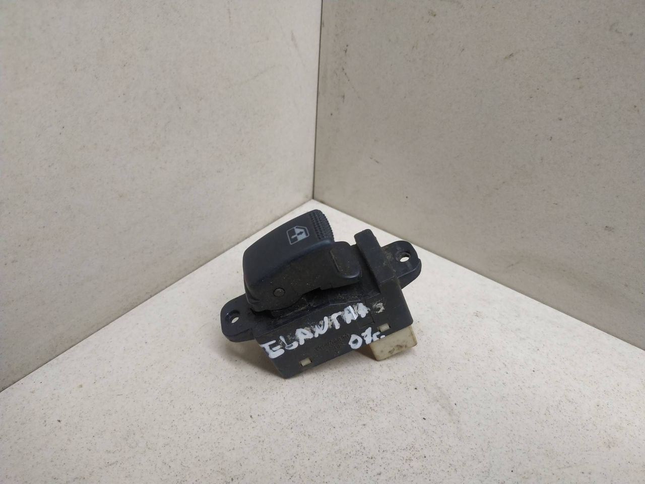кнопка стеклоподъемника двери Hyundai Elantra XD 2001, 621W03620 - фото №1