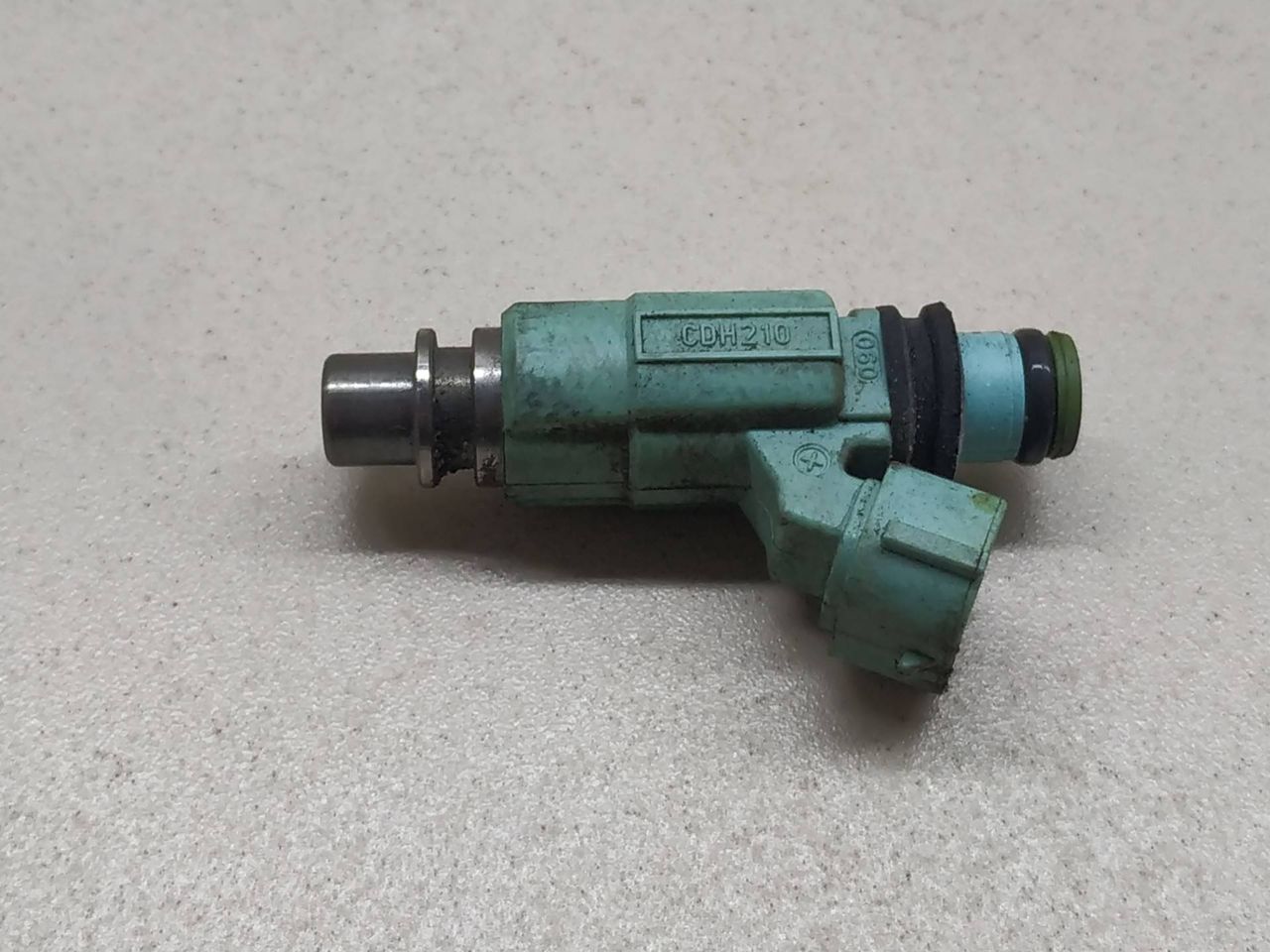 форсунка Mitsubishi Carisma 1 поколение 1997, 1.6 л., бензин, 0280155723, CDH210 - фото №1