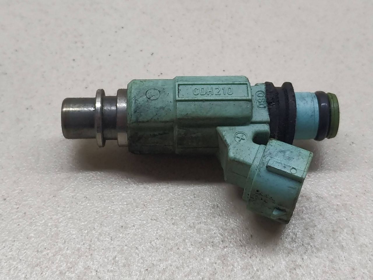 форсунка Mitsubishi Carisma 1 поколение 1997, 1.6 л., бензин, 0280155723, CDH210 - фото №1