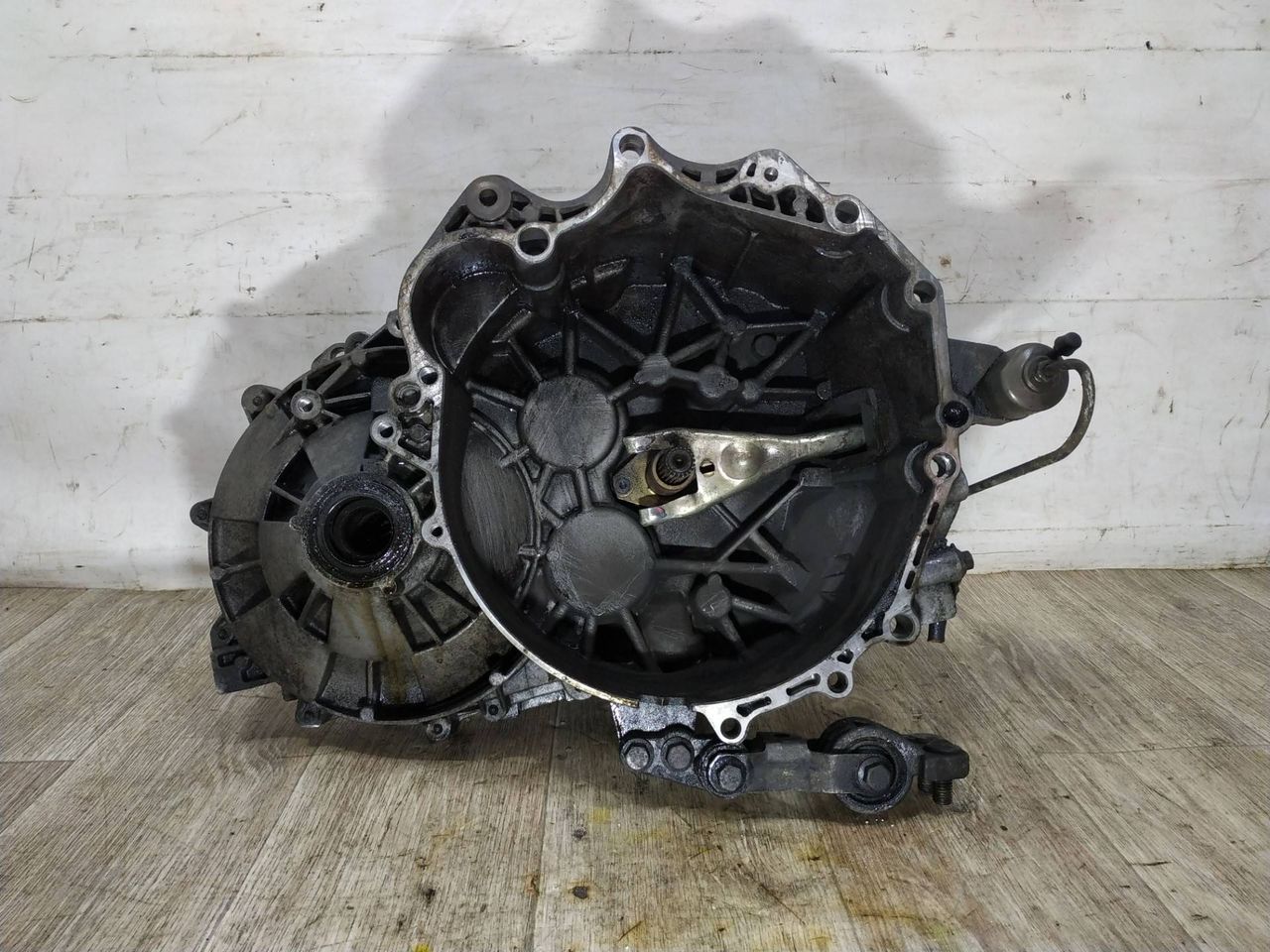 КПП механическая (МКПП) Volvo V70 1 поколение 1999, 2.5 л., дизель, M56L2, P1208930 - фото №1