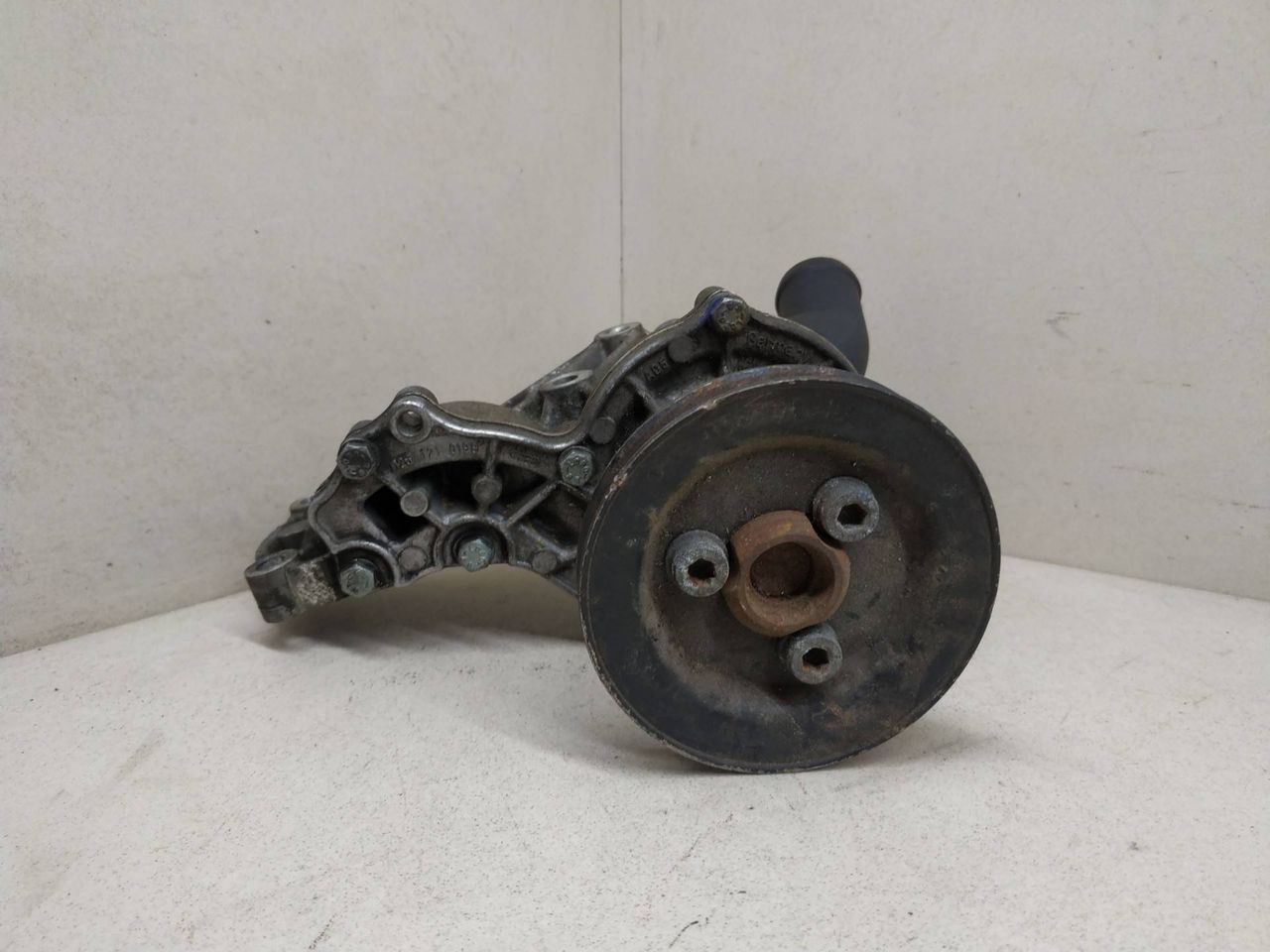 помпа Volkswagen Passat B5 1998, 1.8 л., бензин, R050121013 - фото №1