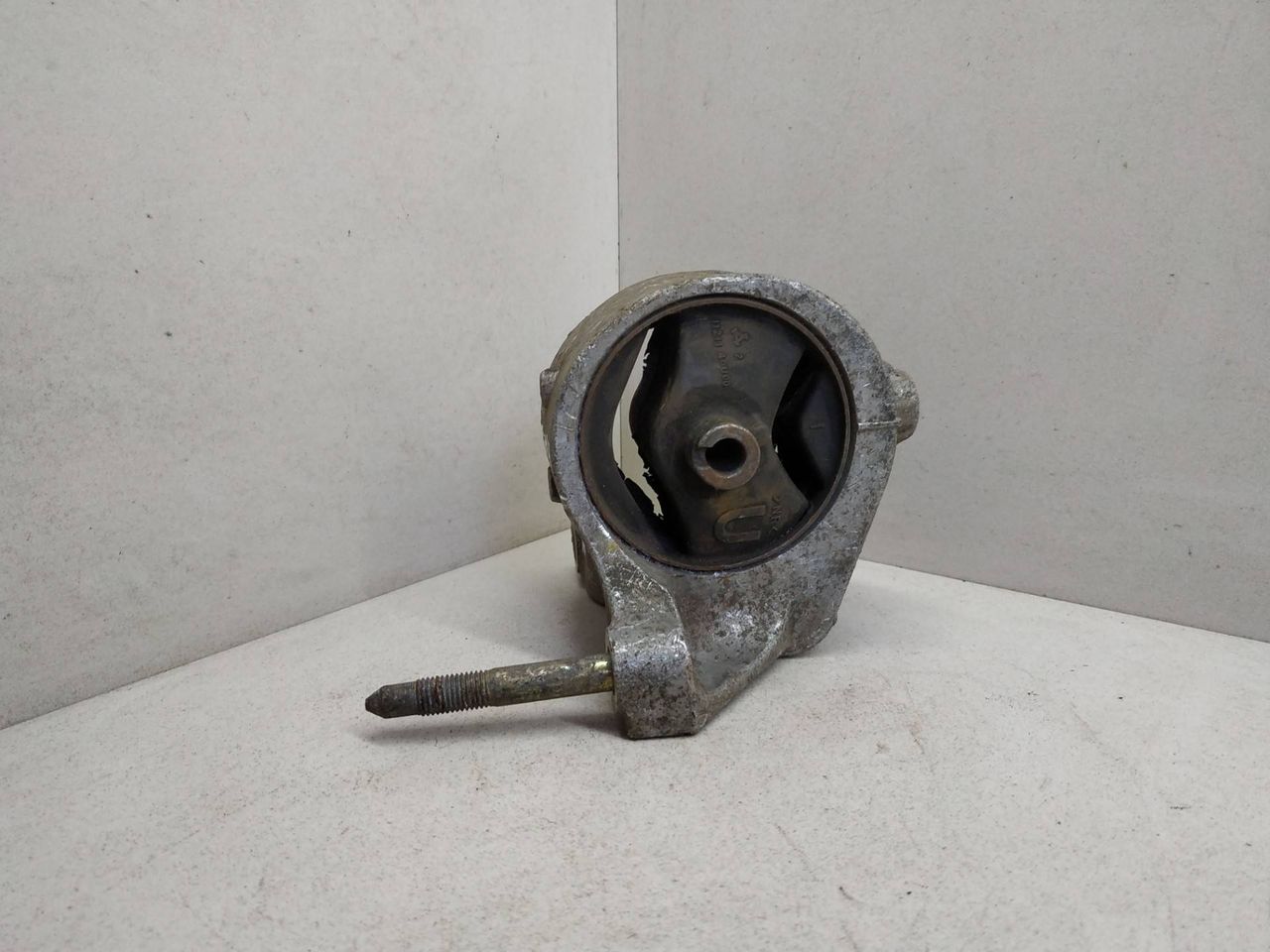 подушка крепления двигателя Nissan Almera N16 2002, 11211-40U00 - фото №1