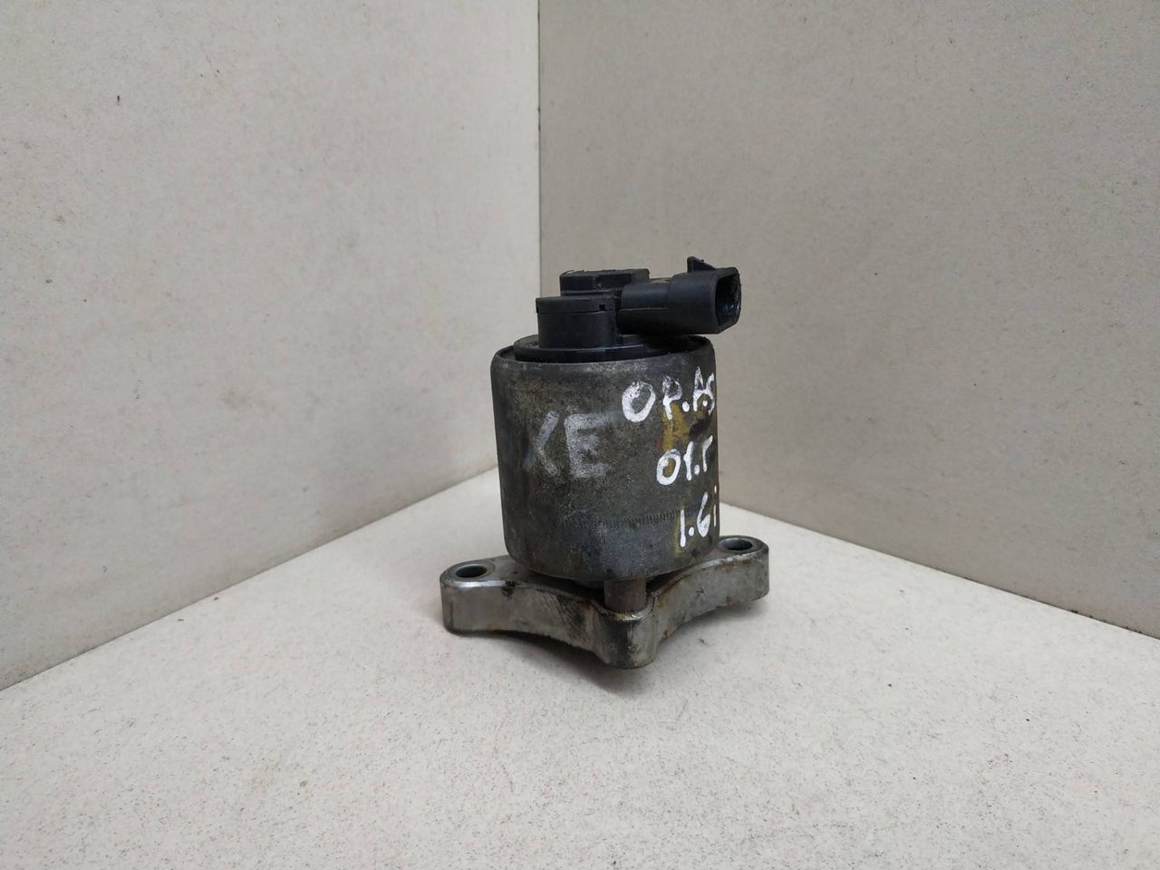 клапан EGR Opel Astra G 2001, 1.6 л., X 16 XE, бензин - фото №1