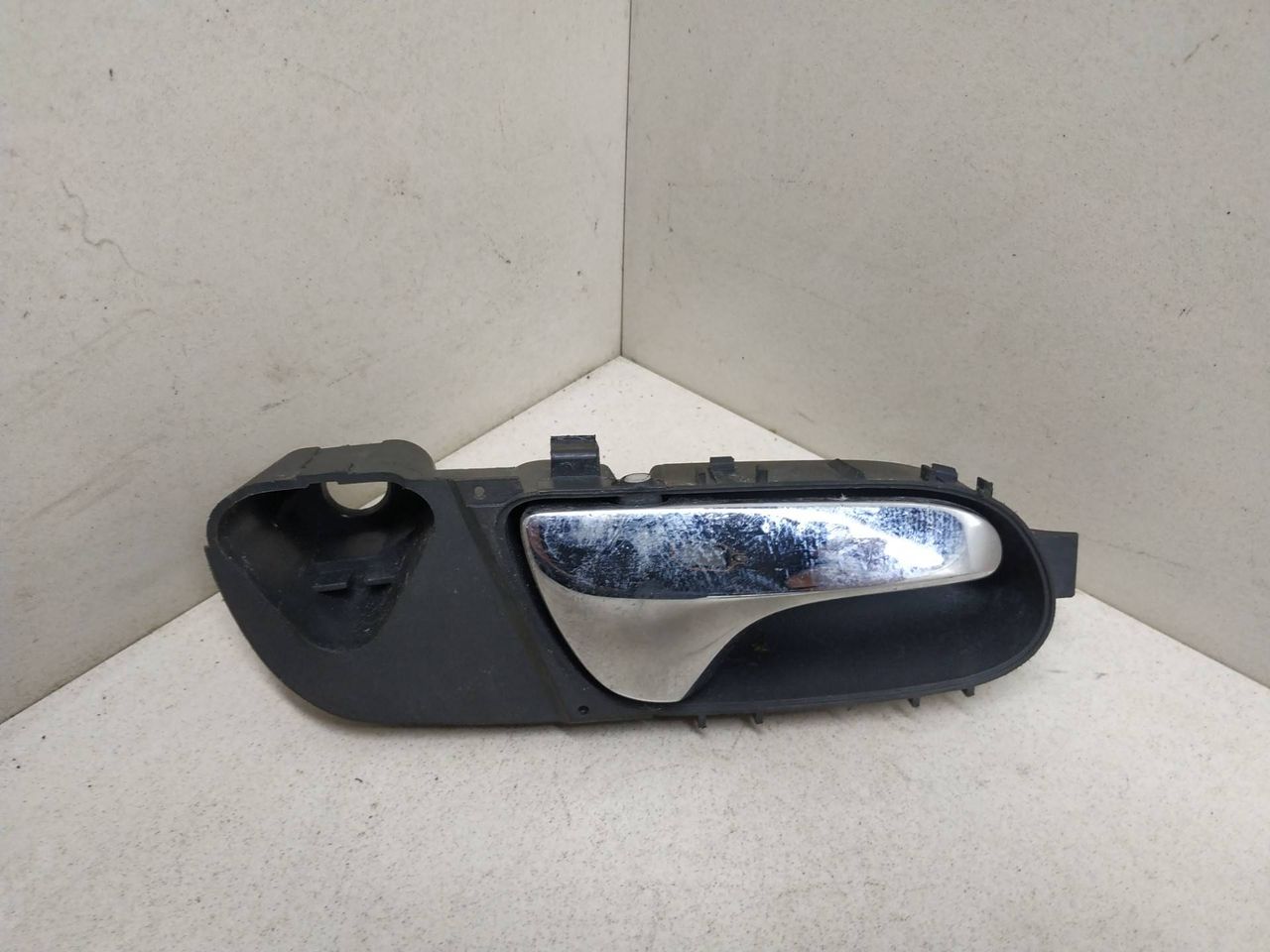 ручка внутренняя передняя правая Mercedes-Benz Vaneo W414 2002, 1.6 л., бензин, МКПП, минивэн, A4147601161 - фото №1