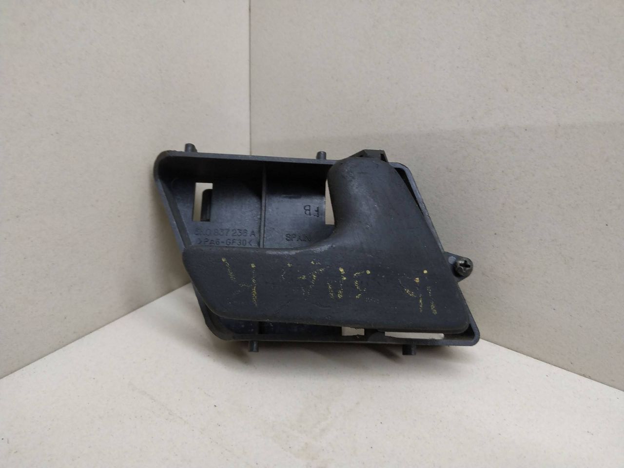 ручка внутренняя SEAT Cordoba 1 поколение 1995, 6K0837222C, 6K0837236A - фото №1