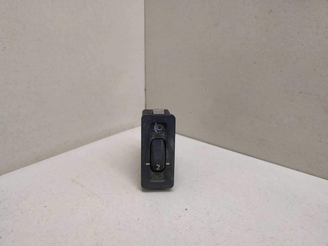 кнопка корректора фар BMW 5 серия E34 1993, 21282000, 61.31-8351286 - фото №1