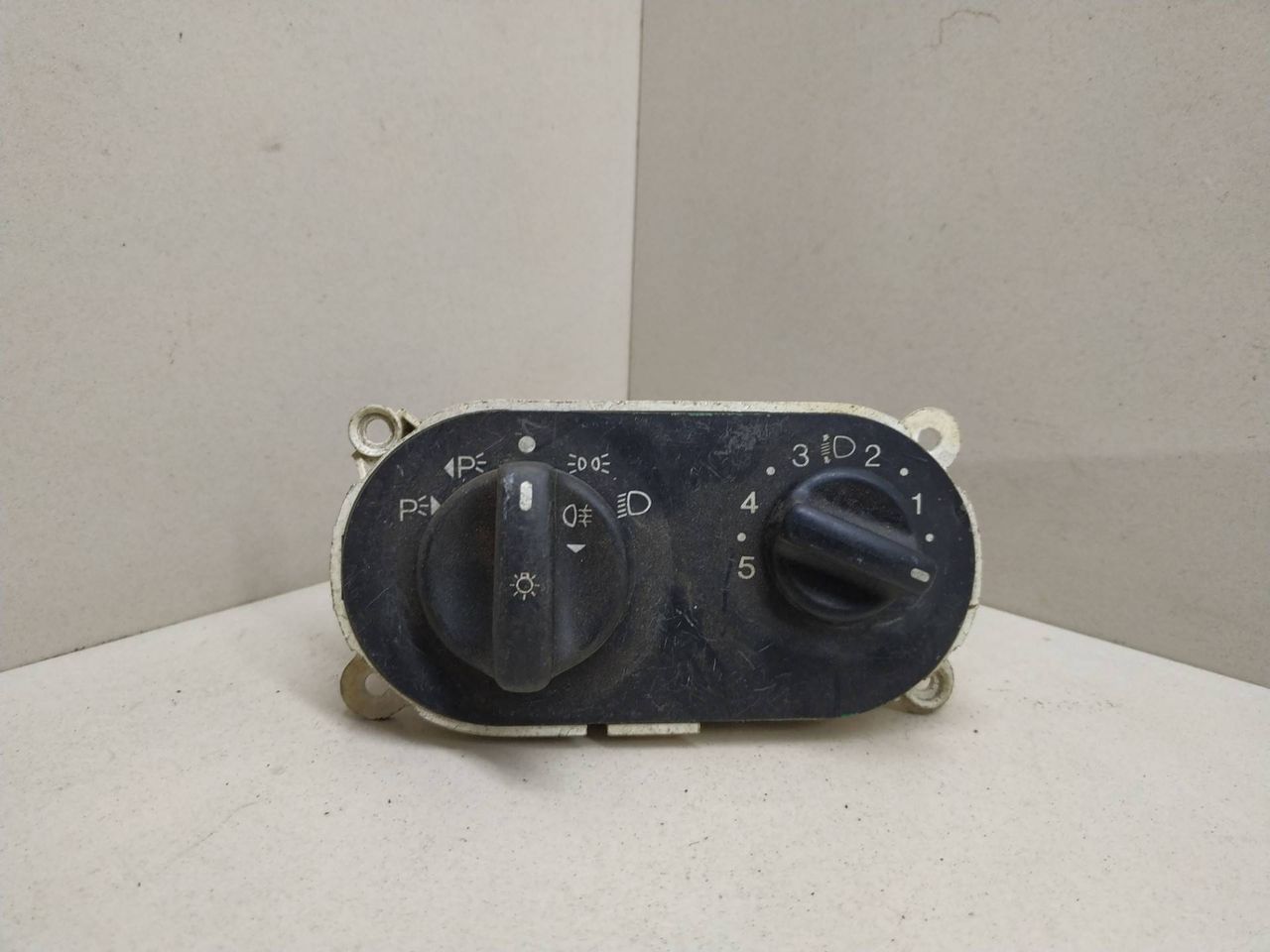 переключатель света Ford Mondeo 1 поколение 1994, 93BB13K196AC - фото №1