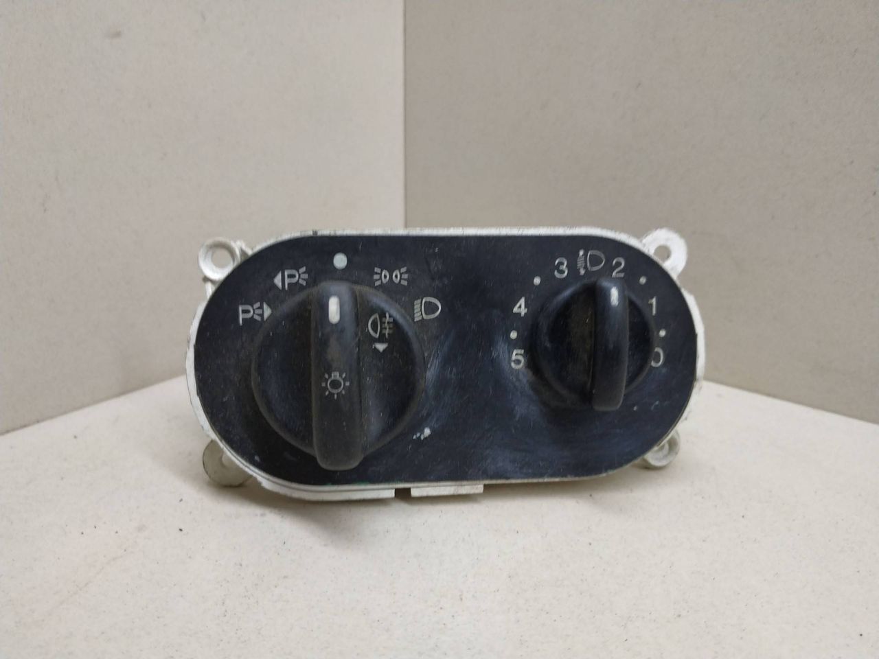 переключатель света Ford Mondeo 1 поколение 1994, 95BB13K196AA - фото №1