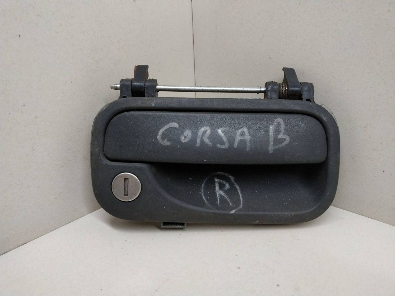 ручка наружная Opel Corsa B 1998 - фото №1