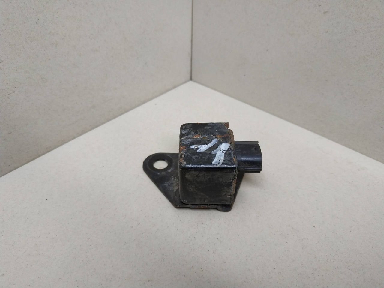 датчик удара Toyota Avensis 1 поколение (T220) 1998, 89173-20080, DENSO, 187600-3220 - фото №1