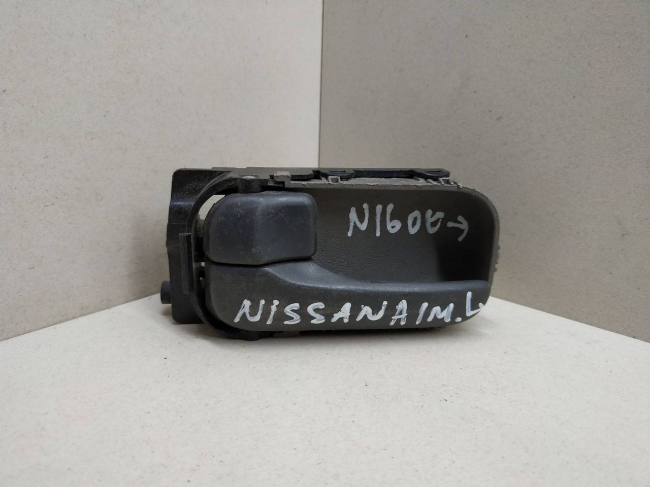 ручка внутренняя Nissan Primera P11 2000 - фото №1