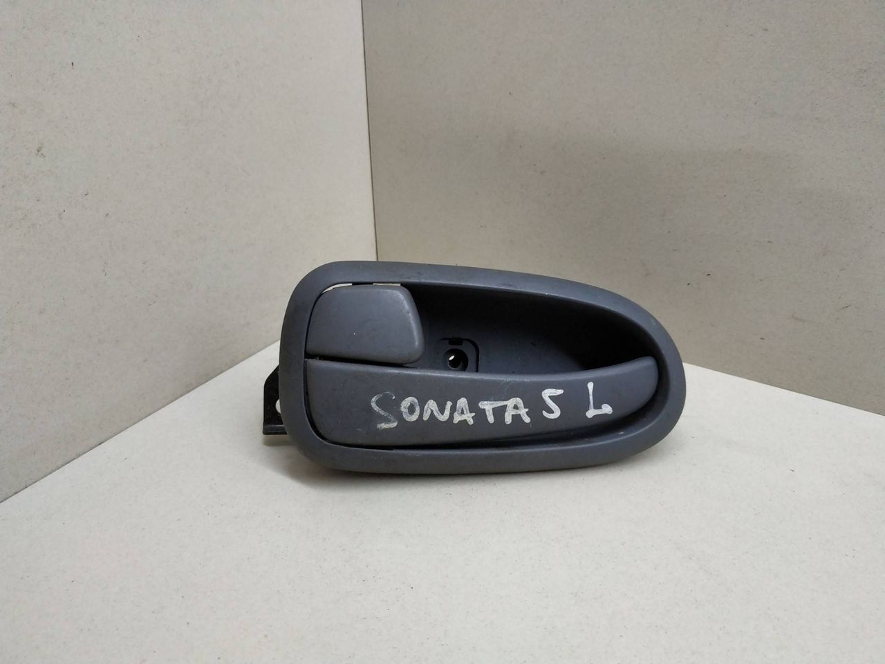 ручка внутренняя Hyundai Sonata EF 1999 - фото №1