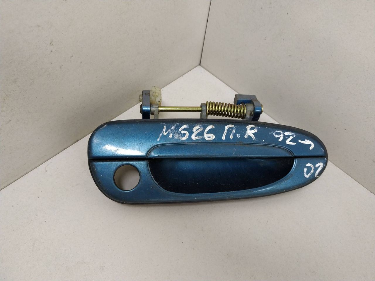 ручка наружная Mazda 626 GE 1993, HG30-58-410C - фото №1