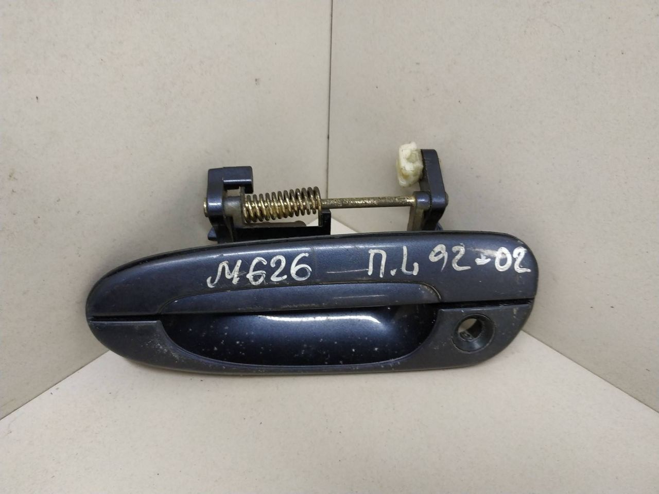 ручка наружная Mazda 626 GE 1991, 2.0 л., i, бензин, АКПП, седан, передний привод, GA7B-59-410B - фото №1