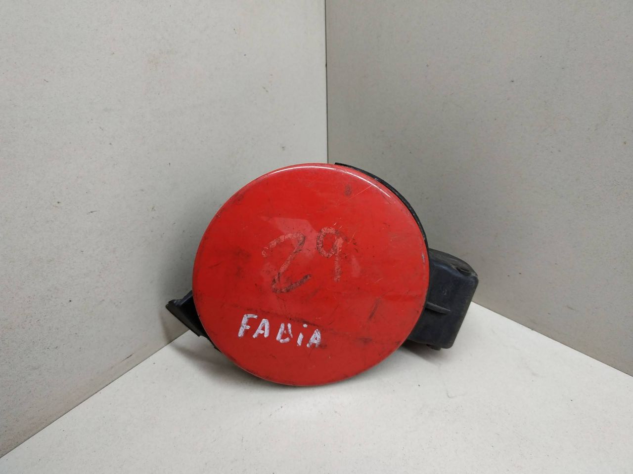 лючок топливного бака Skoda Fabia 1 2000 - фото №1