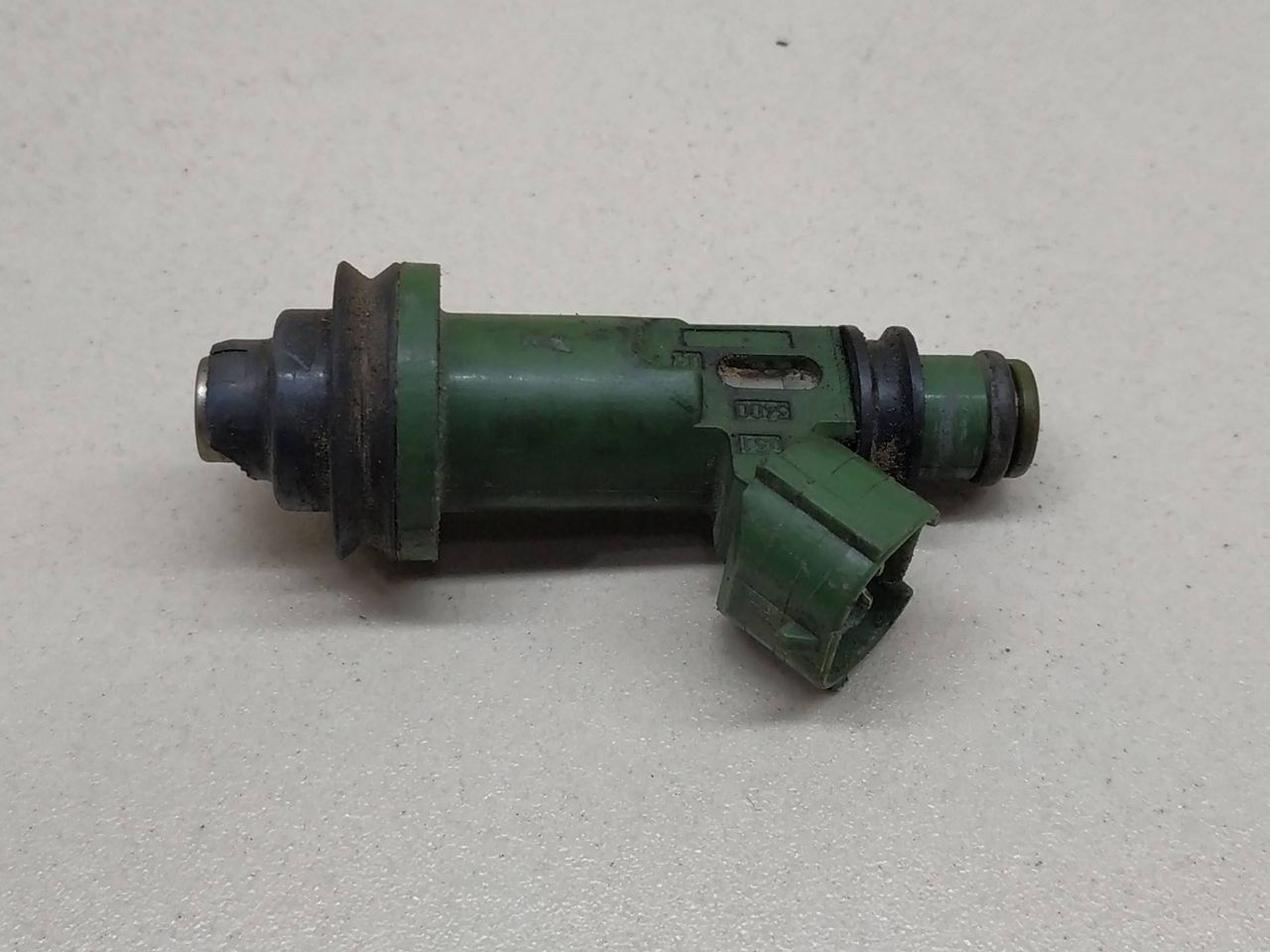 форсунка Subaru Legacy 3 поколение 2000, 3.0 л., i, EZ30D, бензин, АКПП, серый, универсал, полный привод, DENSO, 16611AA340 - фото №1