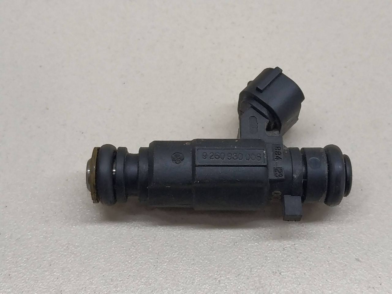 форсунка Hyundai Matrix 1 поколение 2003, 1.6 л., бензин, 9260930006, 35310-22600 - фото №1