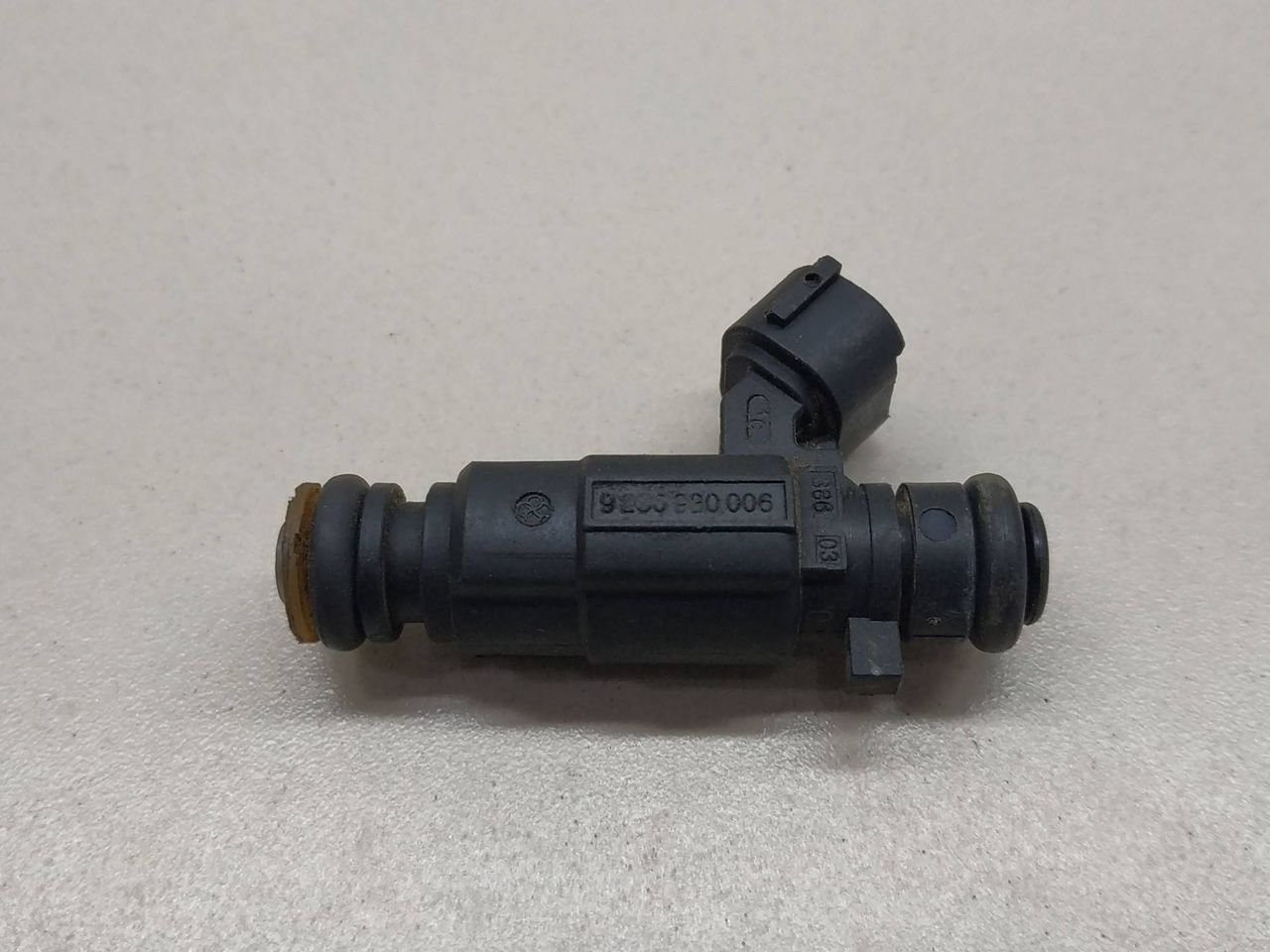 форсунка Hyundai Matrix 1 поколение 2003, 1.6 л., бензин, 9260930006, 35310-22600 - фото №1