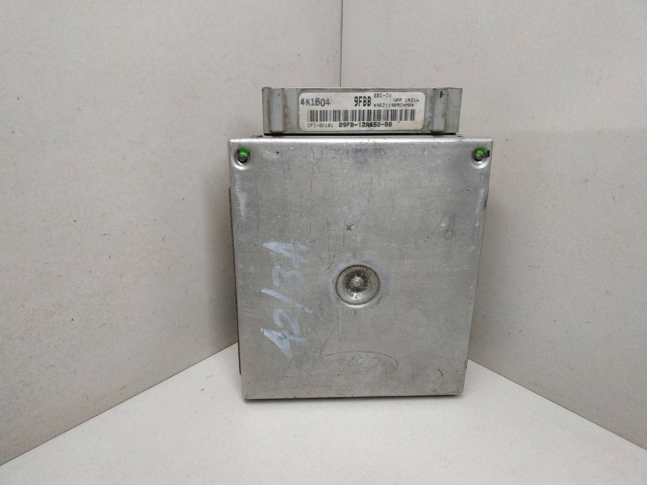 блок управления двигателем Ford Fiesta 2 поколение 1989, 1.1 л., бензин, 89FB-12A650-BB, 9FBB - фото №1
